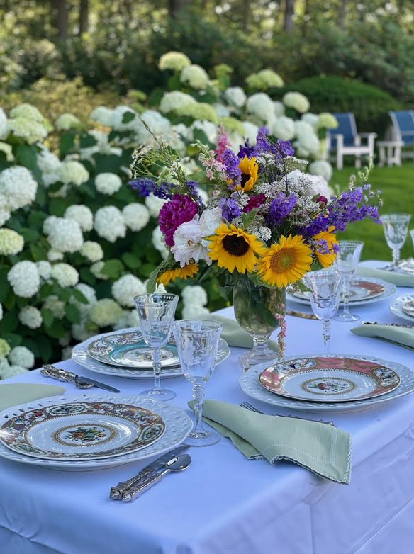 Dining among the hydrangeas…..