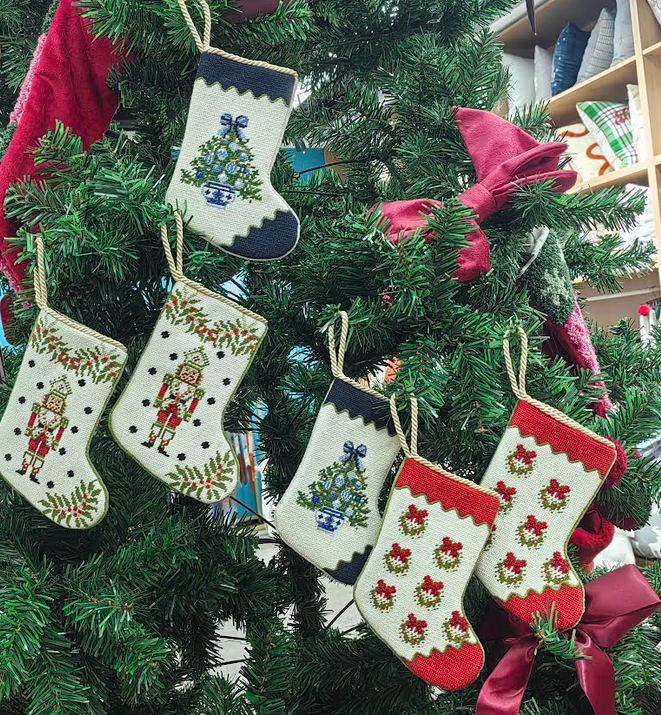 Our showdown round ,a peek at  what’s on tap for the holidays over at The Enchanted Home and a giveaway!